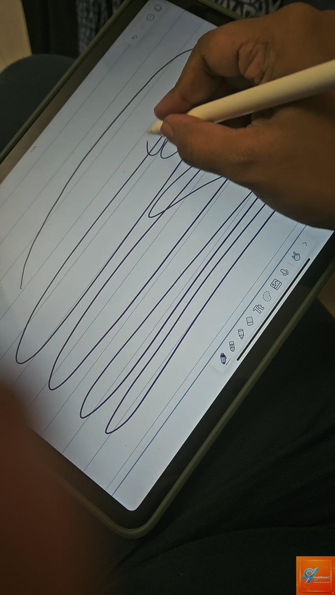 Apple Pencil bị lag khi viết - Hình 1