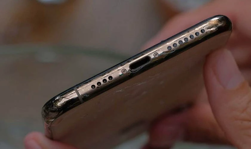 bị rè loa iPhone - Hình 5
