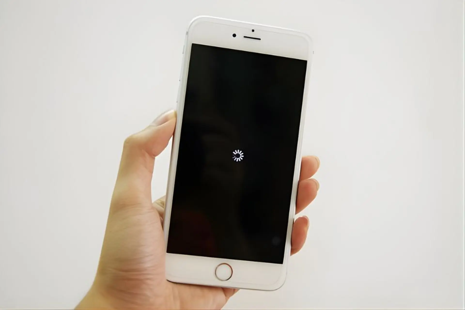 bị treo màn hình trên iPhone - Hình 3