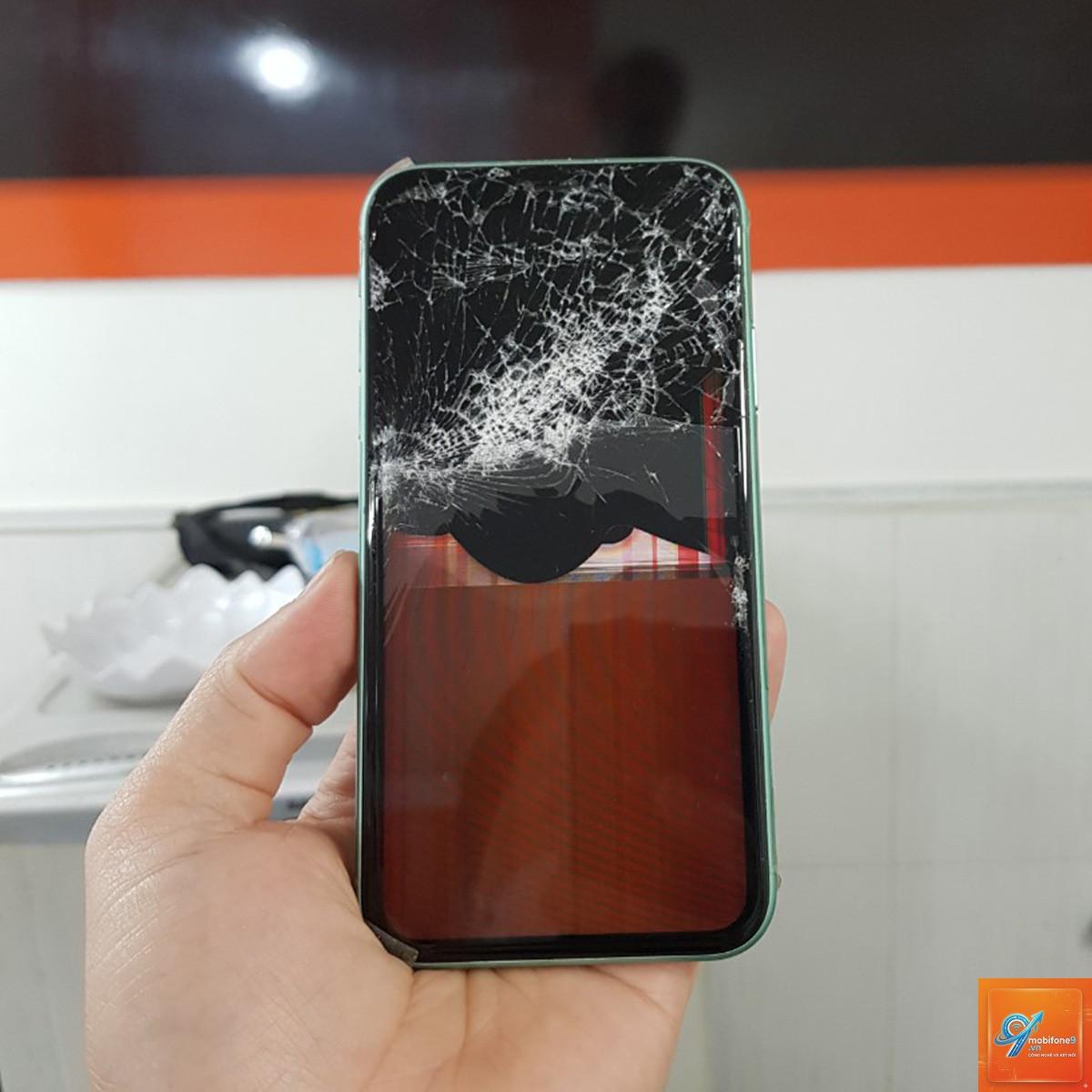 bị vỡ màn hình iPhone - Hình 5