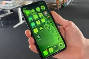 bị xanh màn hình iPhone
