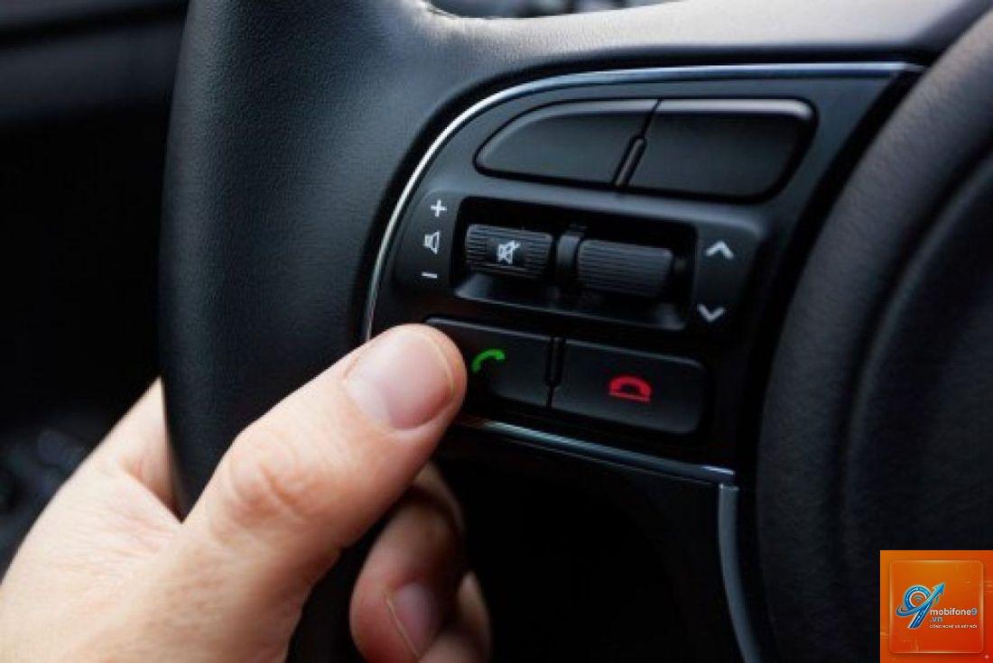 cách dùng action button điều khiển xe hơi - Hình 2