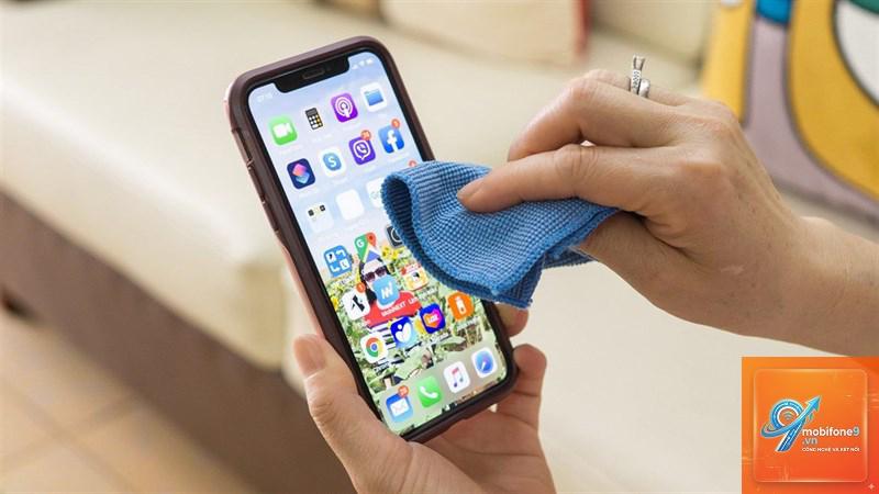 cách vệ sinh magsafe iphone - Hình 5