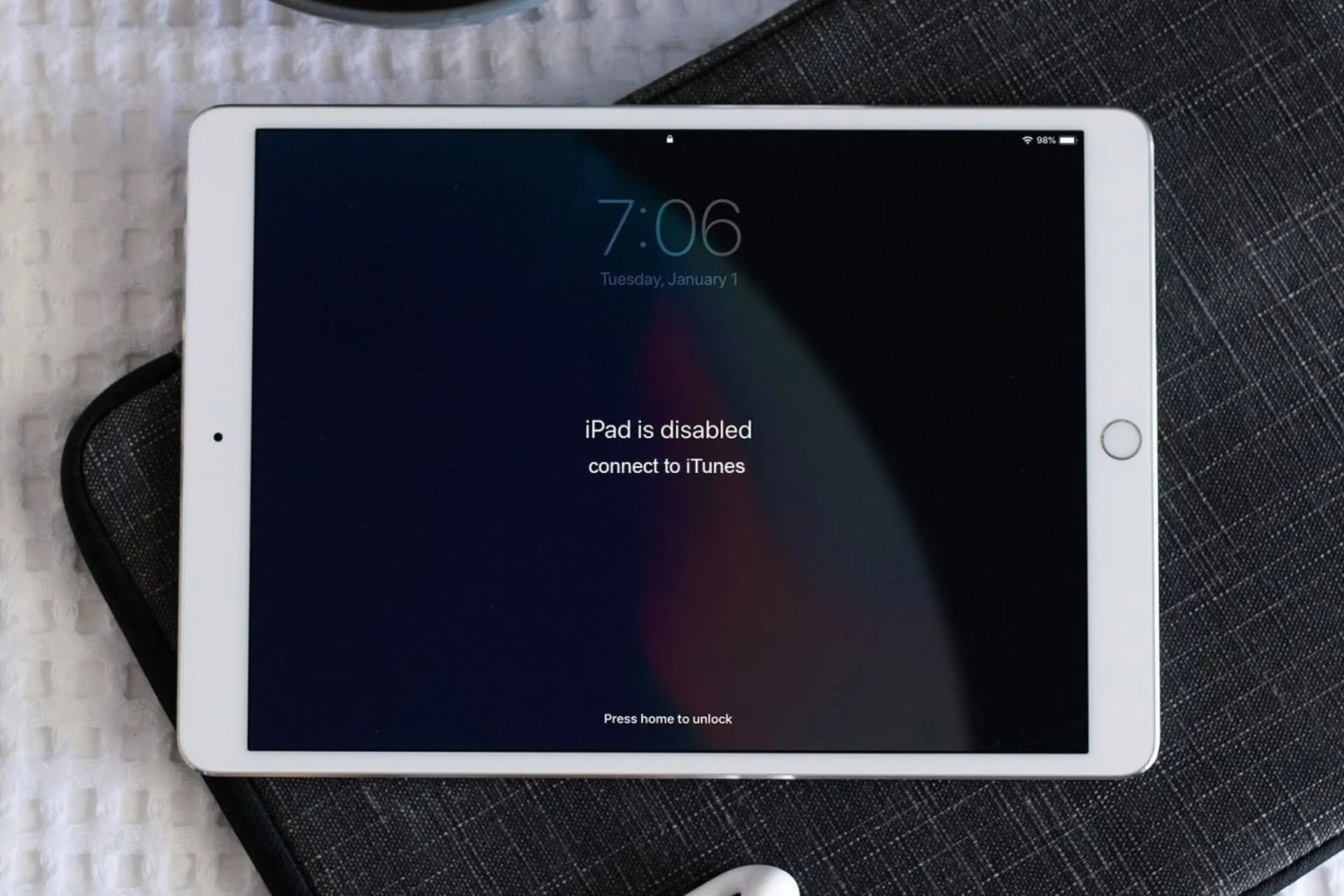 iPad bị khóa bảo mật cao - Hình 1