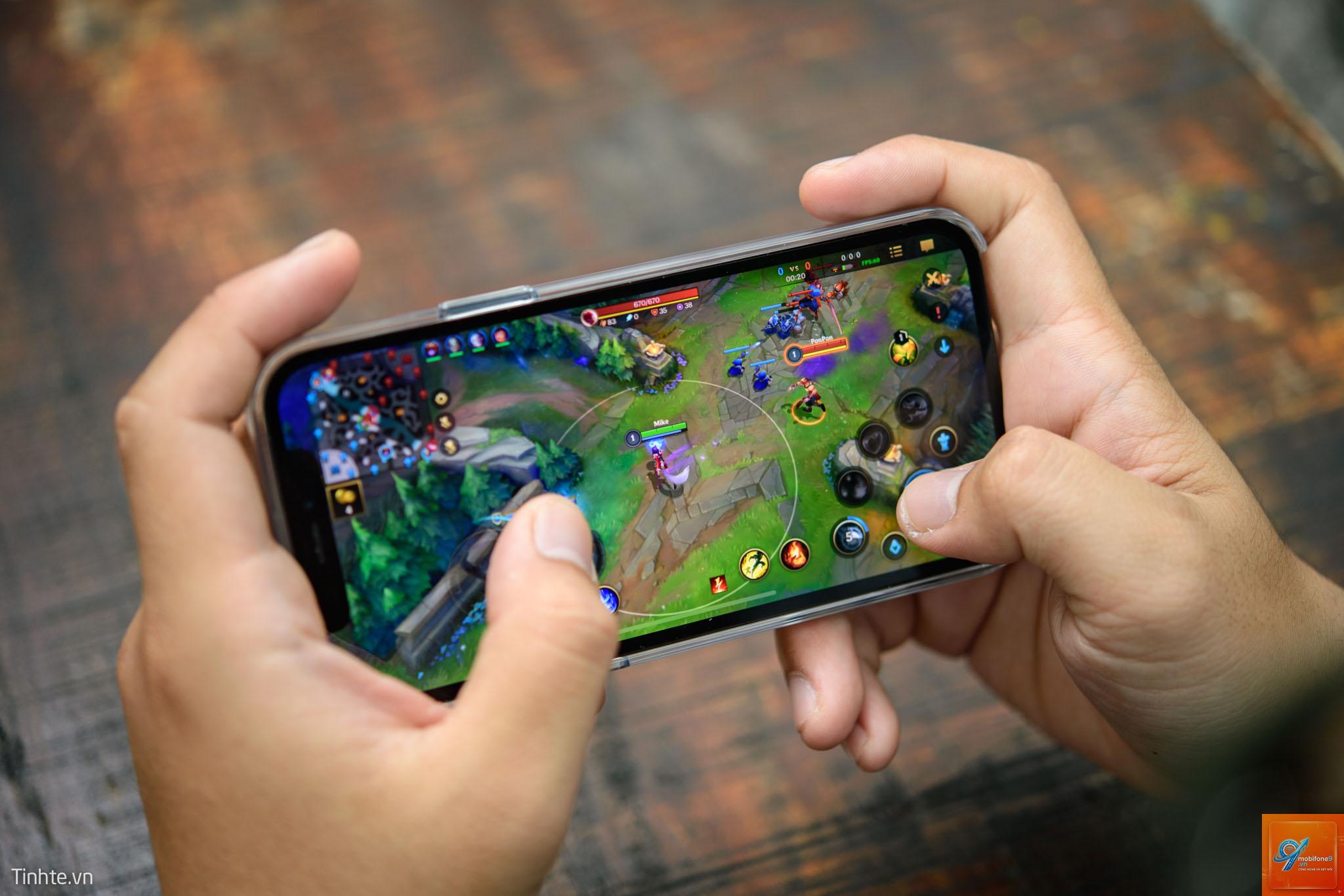iphone chơi game hao pin - Hình 1