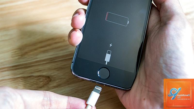 iphone sạc lúc được lúc không - Hình 2