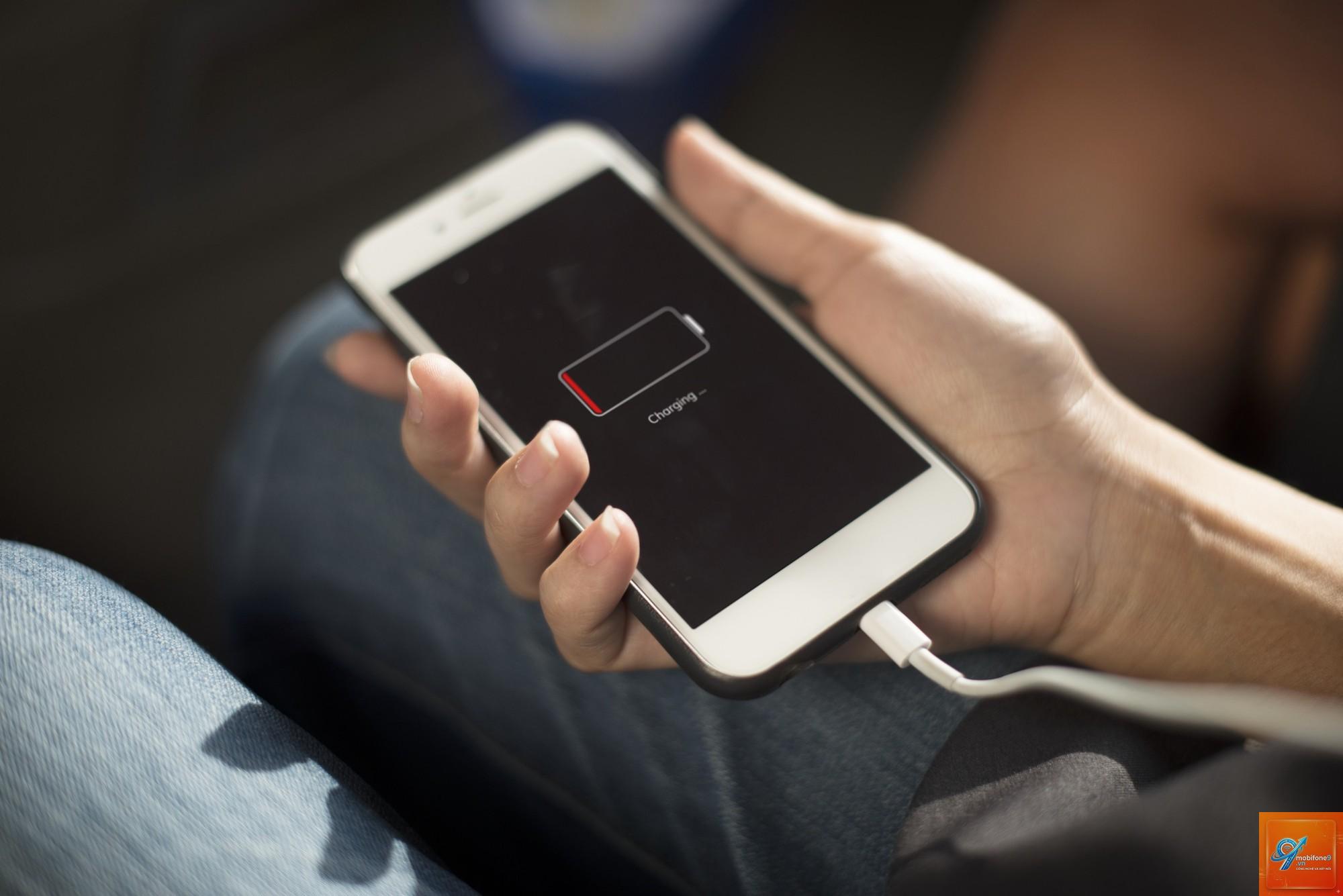 iphone sập nguồn do pin - Hình 4