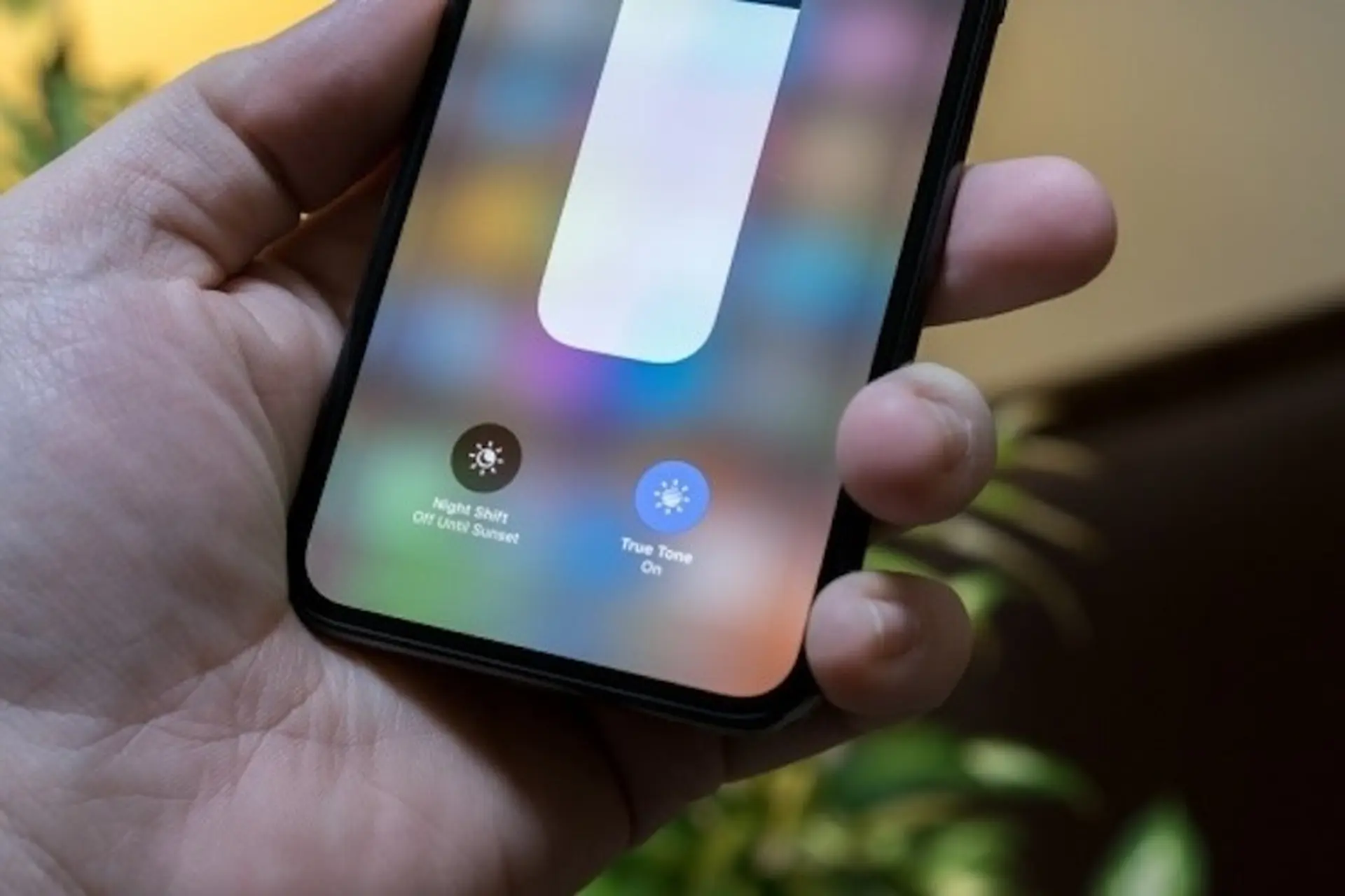 iphone tự bấm màn hình - Hình 2