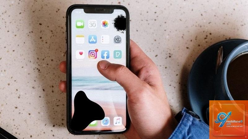 màn hình iphone bị đen - Hình 1