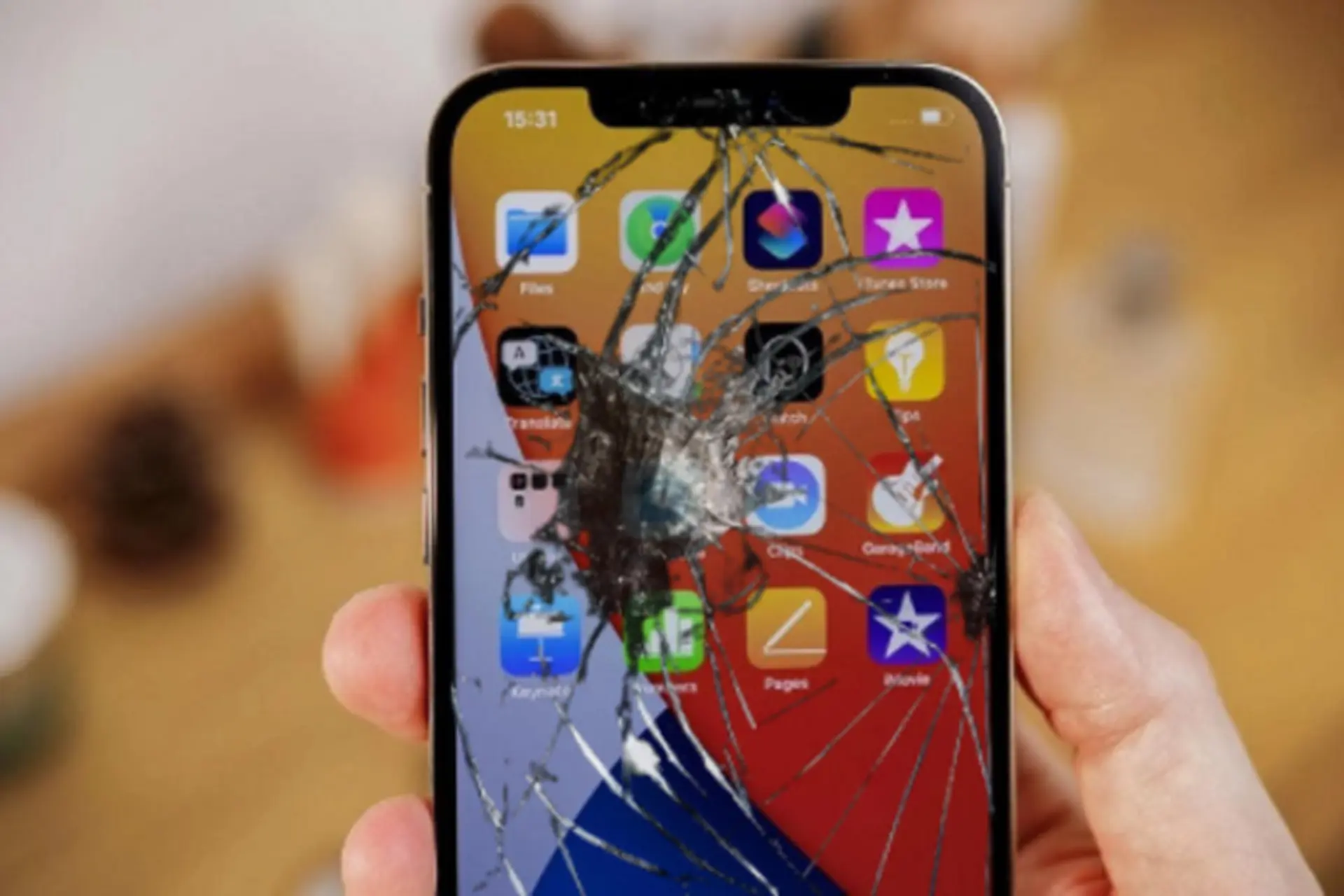 màn hình iphone bị vỡ - Hình 4